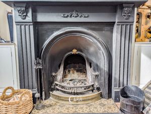 Lounge- click for photo gallery